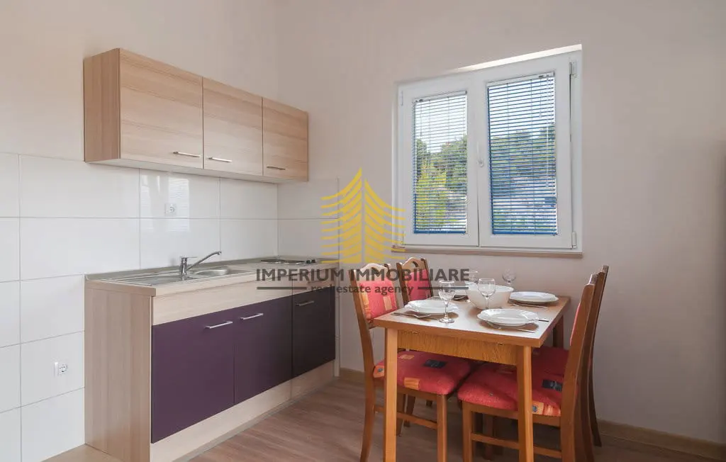 Kuća na prodaju – Splitska, 480 m², 12-sobni – fotografija 5