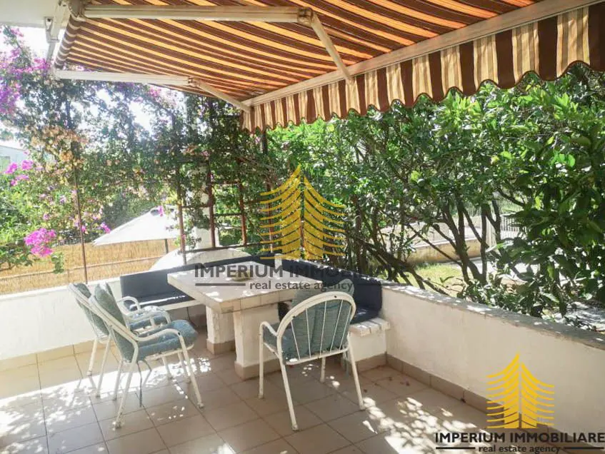Kuća na prodaju – Sućuraj, 122 m², 3-sobni – fotografija 2