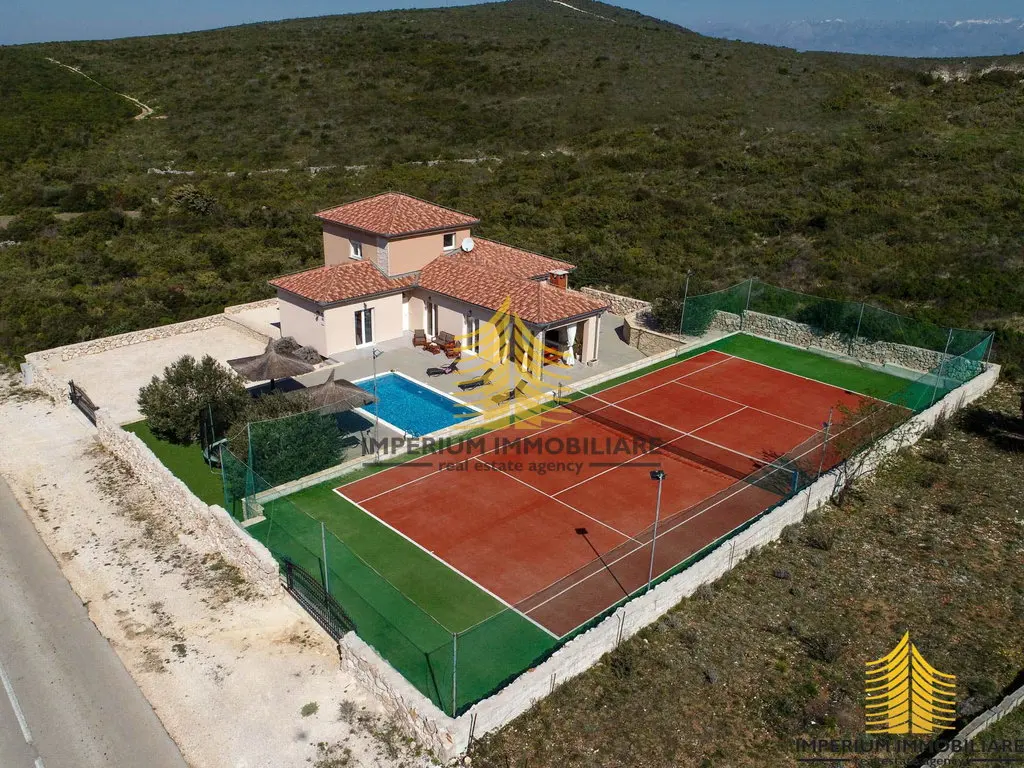 Kuća na prodaju – Sukošan, 169 m², 5-sobni