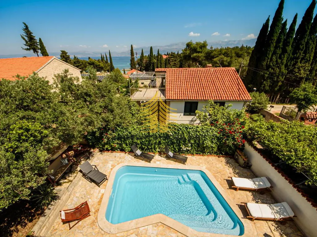 Kuća na prodaju – Supetar, 200 m², 12-sobni – fotografija 5