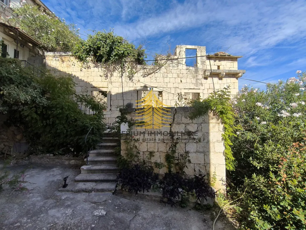 Kuća na prodaju – Sutivan, 225 m², 6-sobni – fotografija 3