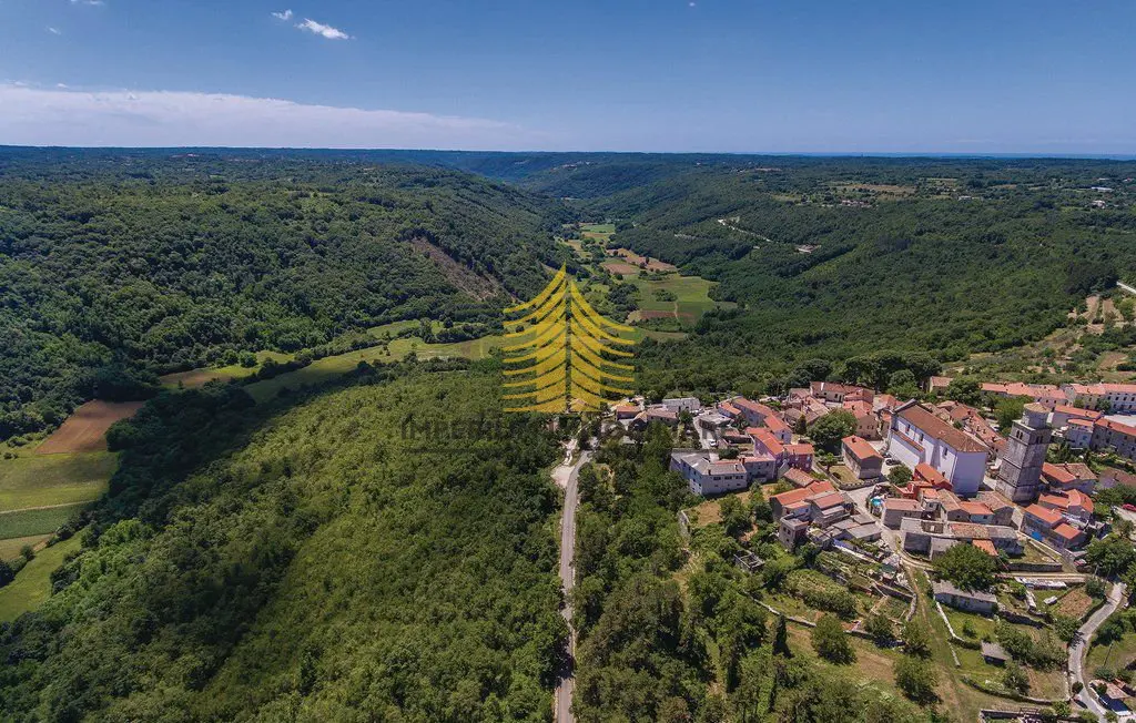 Kuća na prodaju – Tinjan, 193,47 m², 4-sobni – fotografija 2