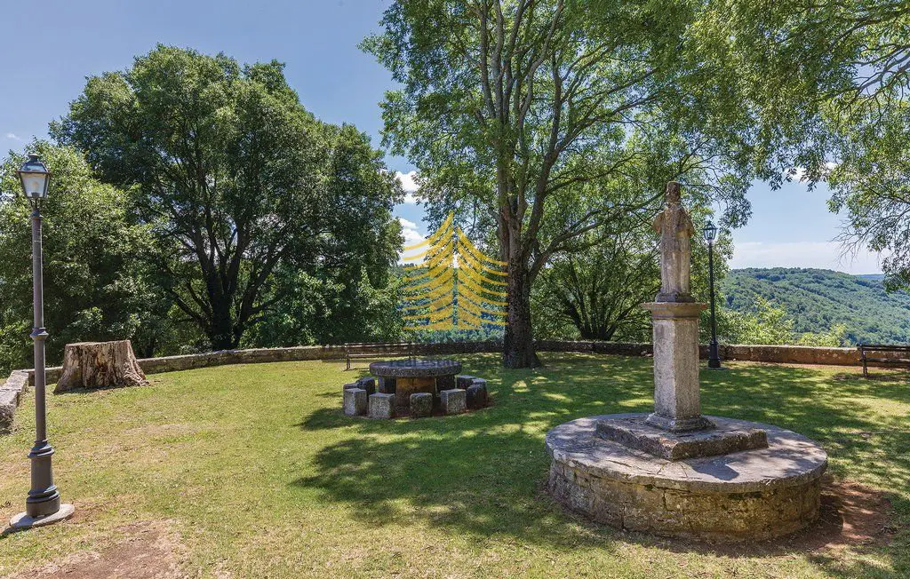 Kuća na prodaju – Tinjan, 193,47 m², 4-sobni – fotografija 5