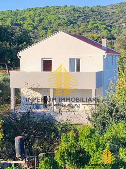 Kuća na prodaju – Tkon, 135 m², 5-sobni