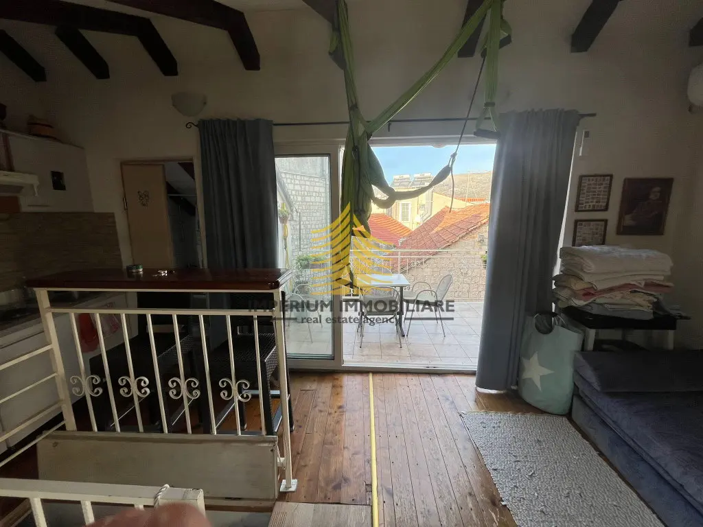 Kuća na prodaju – Trogir, 163 m², 9-sobni