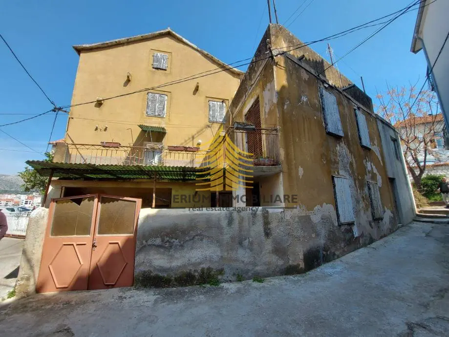 Kuća na prodaju – Trogir, 350 m², 6-sobni – fotografija 2