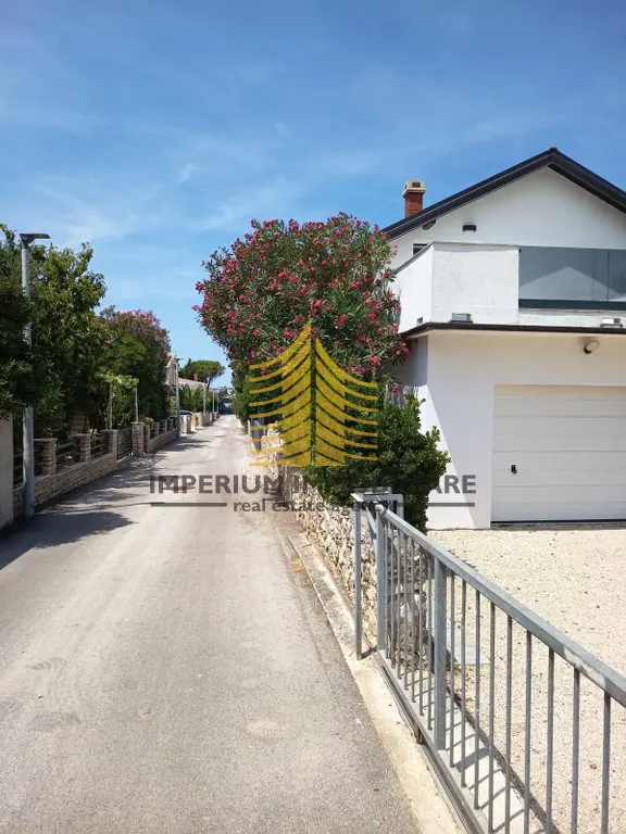 Kuća na prodaju – Vir, 140 m², 4-sobni – fotografija 2