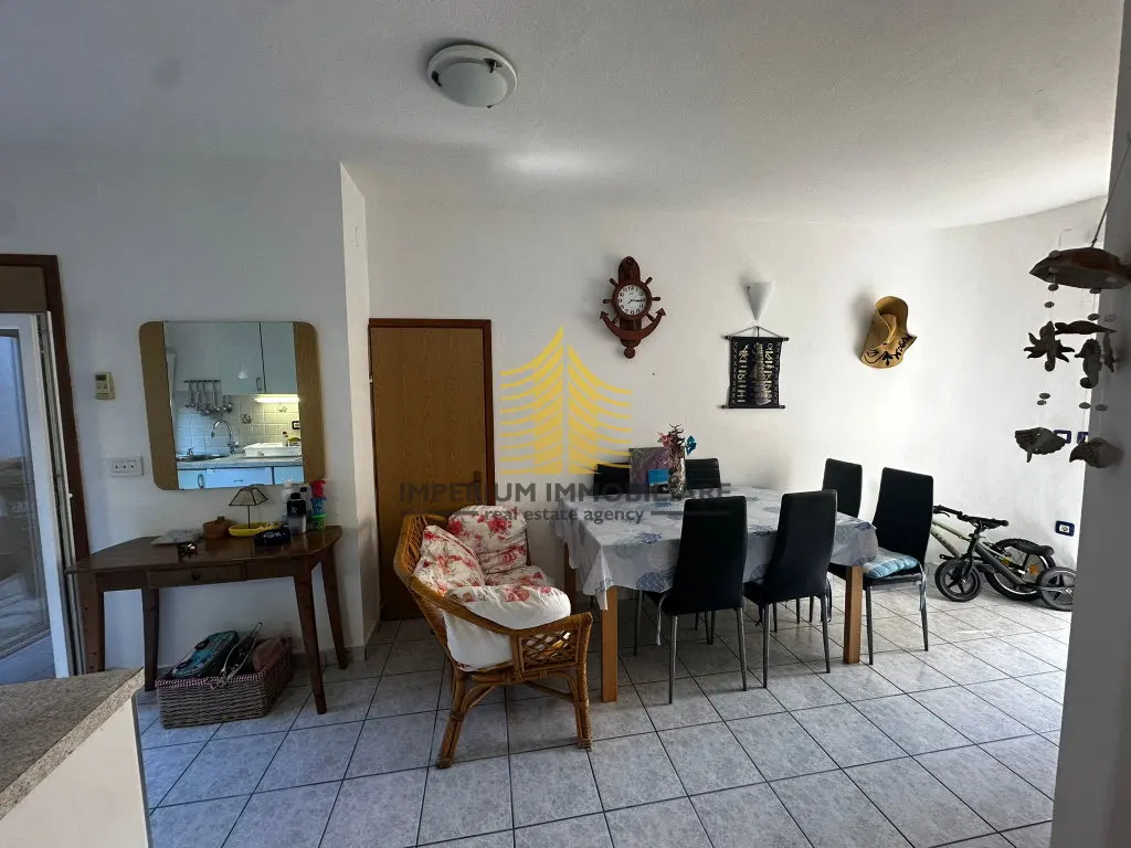 Kuća na prodaju – Vodice, 135 m², 7-sobni – fotografija 4