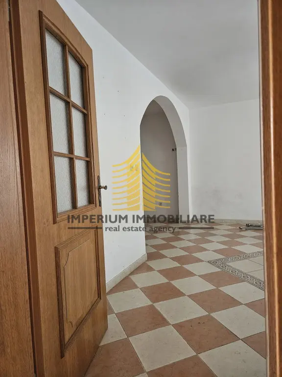 Kuća na prodaju – Vodice, 146 m², 9-sobni – fotografija 2