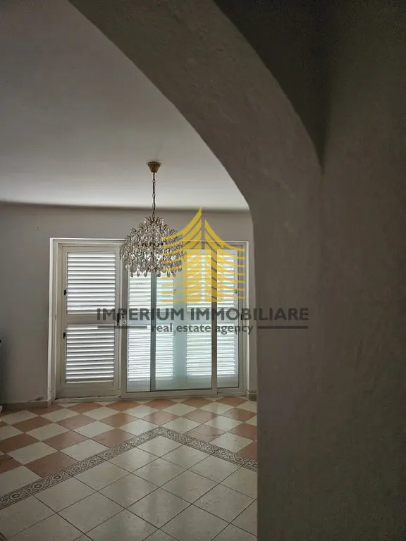 Kuća na prodaju – Vodice, 146 m², 9-sobni – fotografija 3