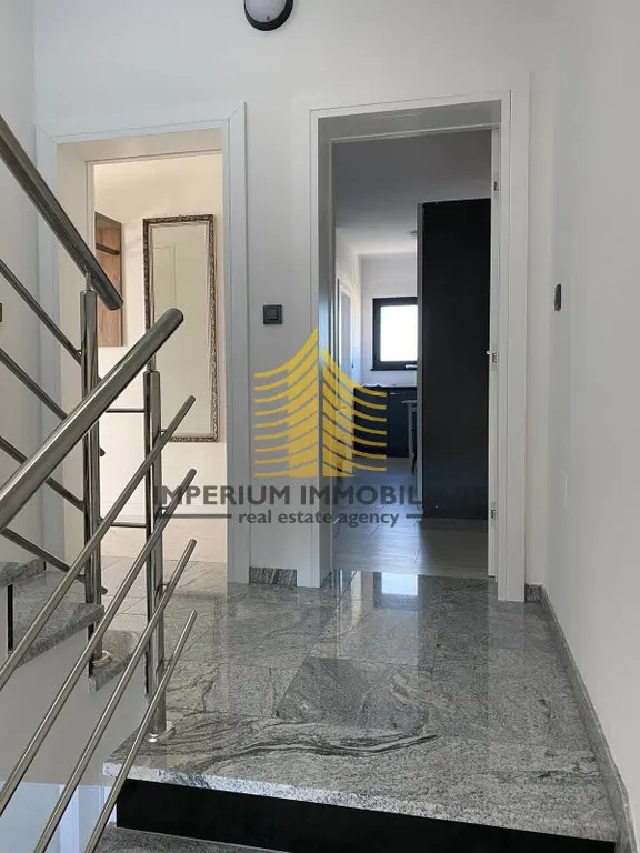 Kuća na prodaju – Vodice, 400 m², 6-sobni – fotografija 2