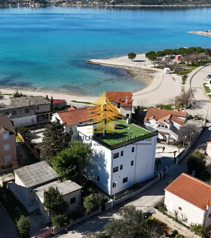 Kuća na prodaju – Vodice, 400 m², 6-sobni – fotografija 4