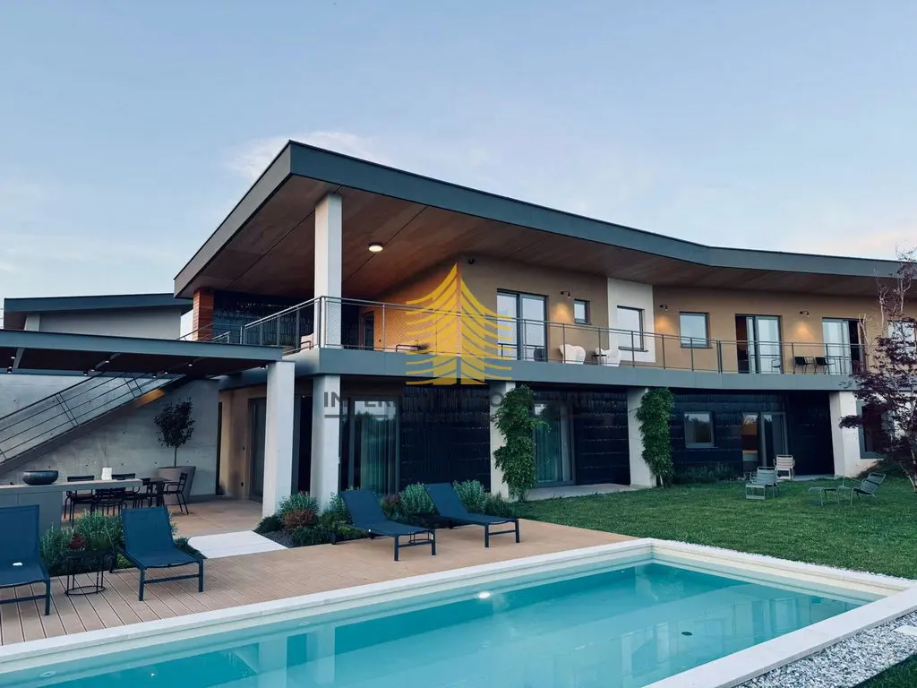 Kuća na prodaju – Vodnjan (Dignano), Vodnjan, 340 m², 6-sobni
