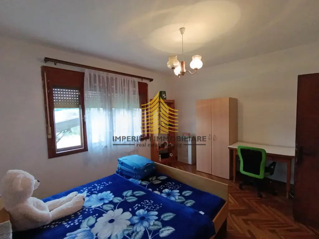 Kuća na prodaju – Vojišnica, 340 m², 6-sobni – fotografija 3