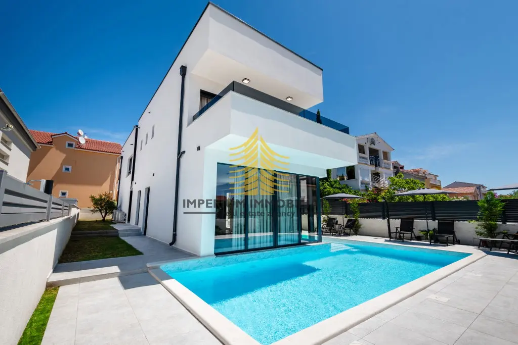 Kuća na prodaju – Vrsi, 121 m², 5-sobni – fotografija 3