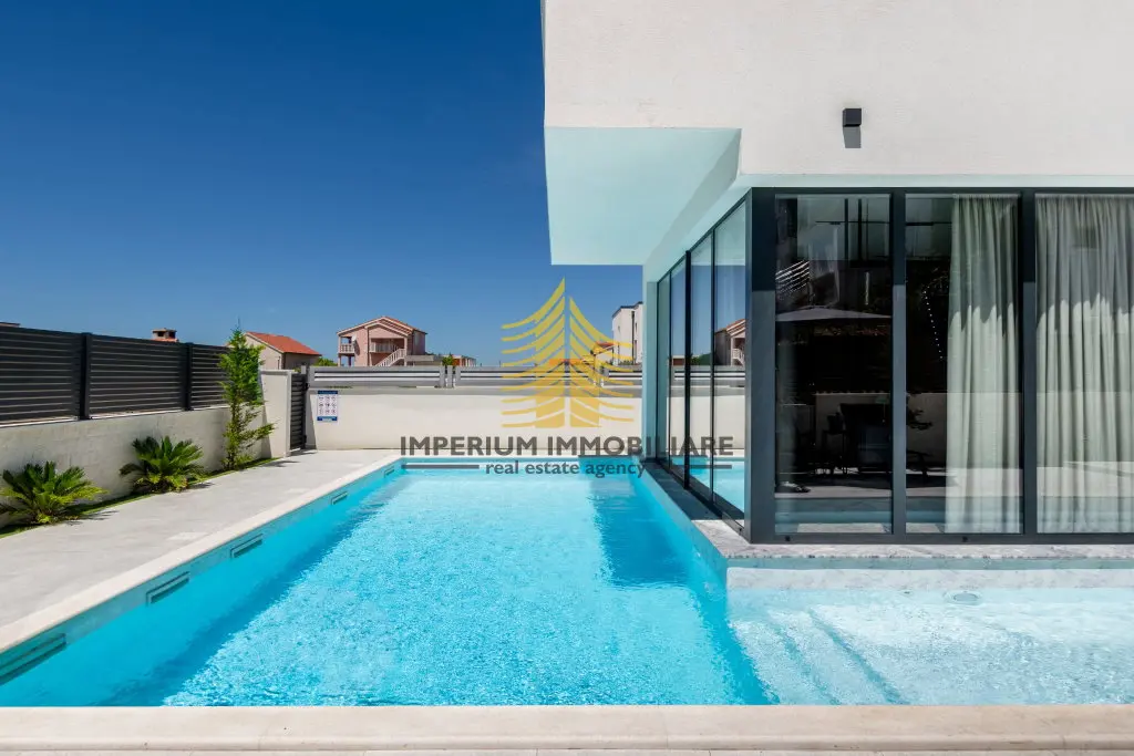Kuća na prodaju – Vrsi, 121 m², 5-sobni – fotografija 4