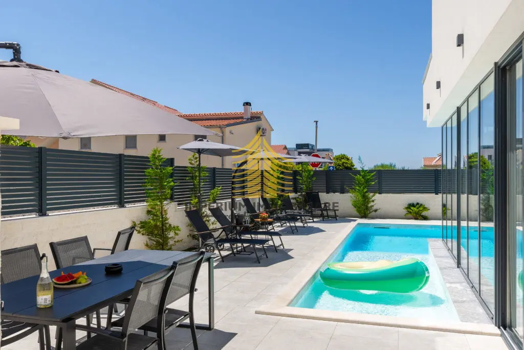 Kuća na prodaju – Vrsi, 121 m², 5-sobni – fotografija 6