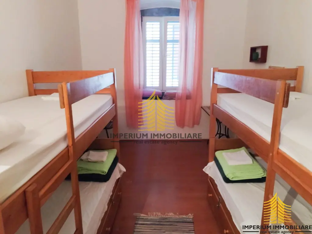 Kuća na prodaju – Poluotok (centar), Zadar, 196,27 m², 9-sobni