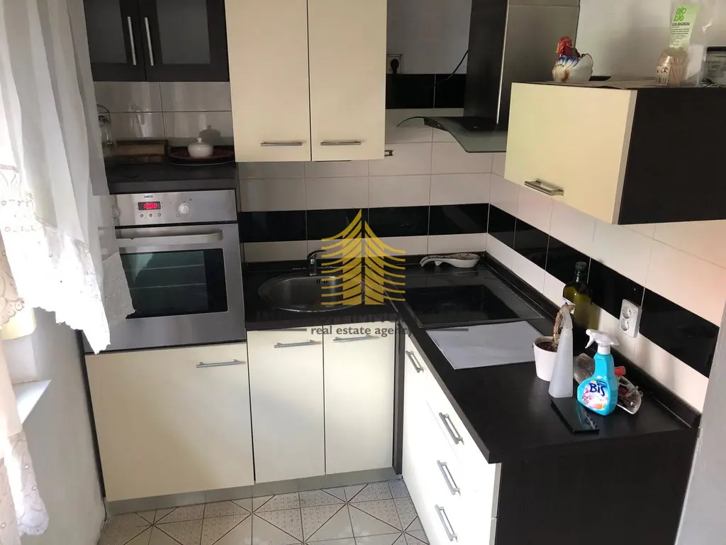 Kuća na prodaju – Donje Vrapče, Zagreb, 230 m², 10-sobni – fotografija 5