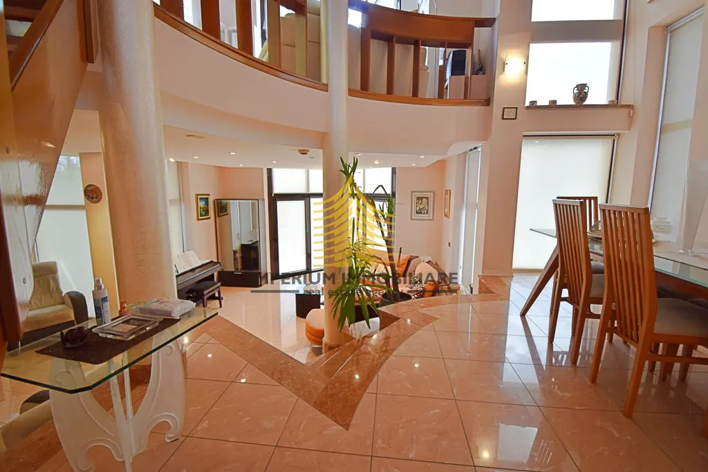 Kuća na prodaju – Gračani, Zagreb, 335 m², 7-sobni – fotografija 3