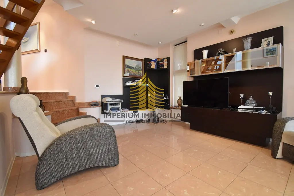Kuća na prodaju – Gračani, Zagreb, 335 m², 7-sobni – fotografija 6