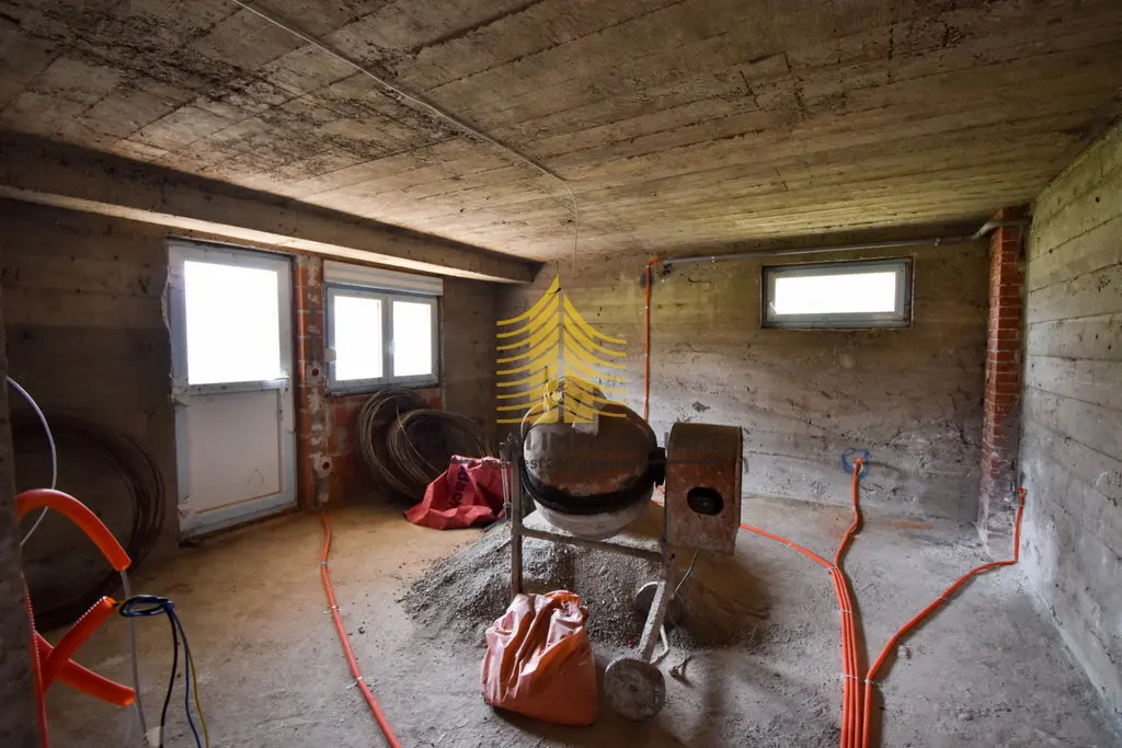 Kuća na prodaju – Sesvete, Zagreb, 348 m², 19-sobni – fotografija 4