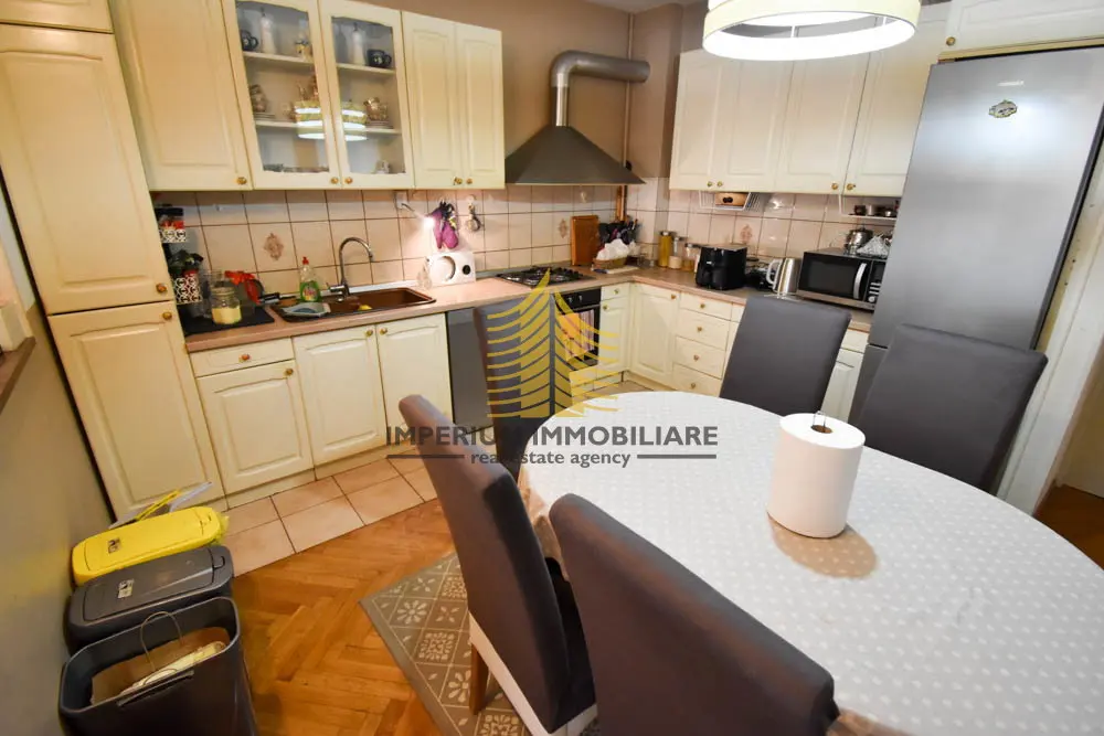 Kuća na prodaju – Stenjevec, Zagreb, 400 m², 5-sobni – fotografija 2