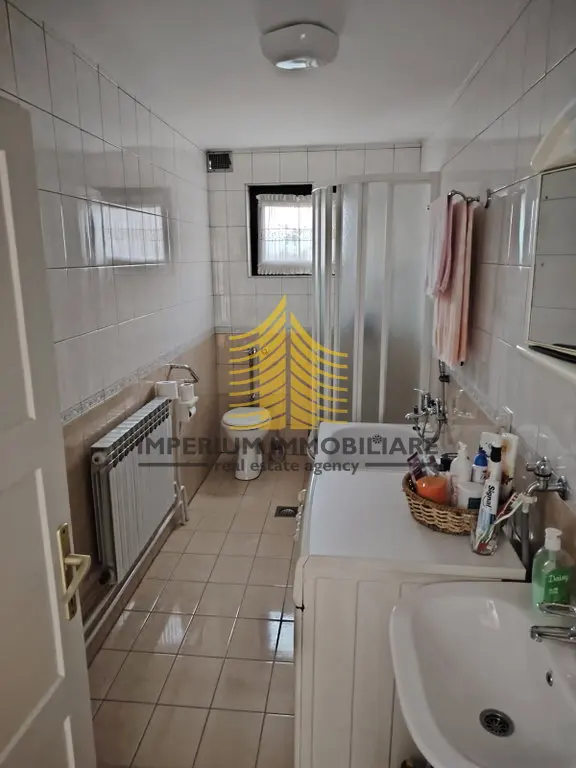 Kuća na prodaju – Samobor, Zaprešić, 190 m², 7-sobni – fotografija 4