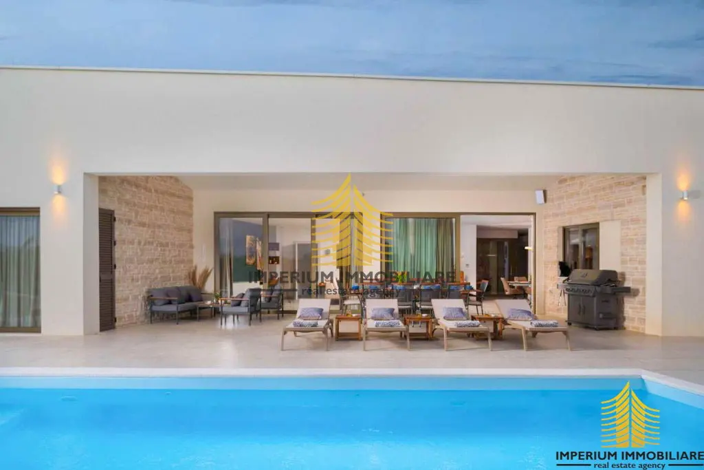 Kuća na prodaju – Zemunik Donji, 275 m², 7-sobni – fotografija 2