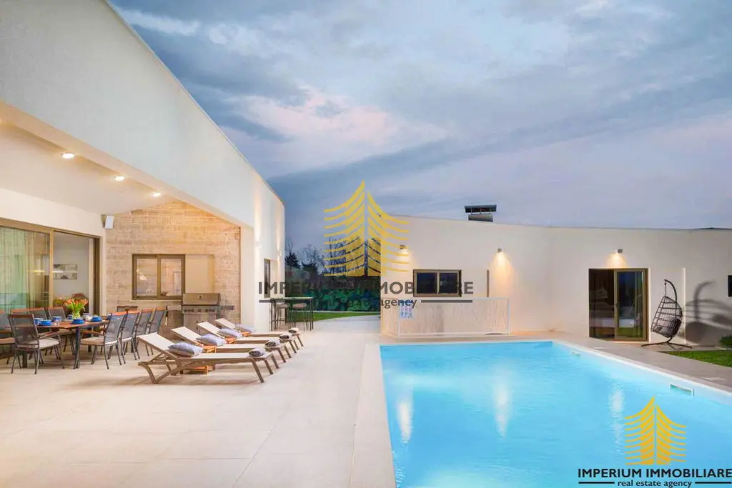 Kuća na prodaju – Zemunik Donji, 275 m², 7-sobni – fotografija 4