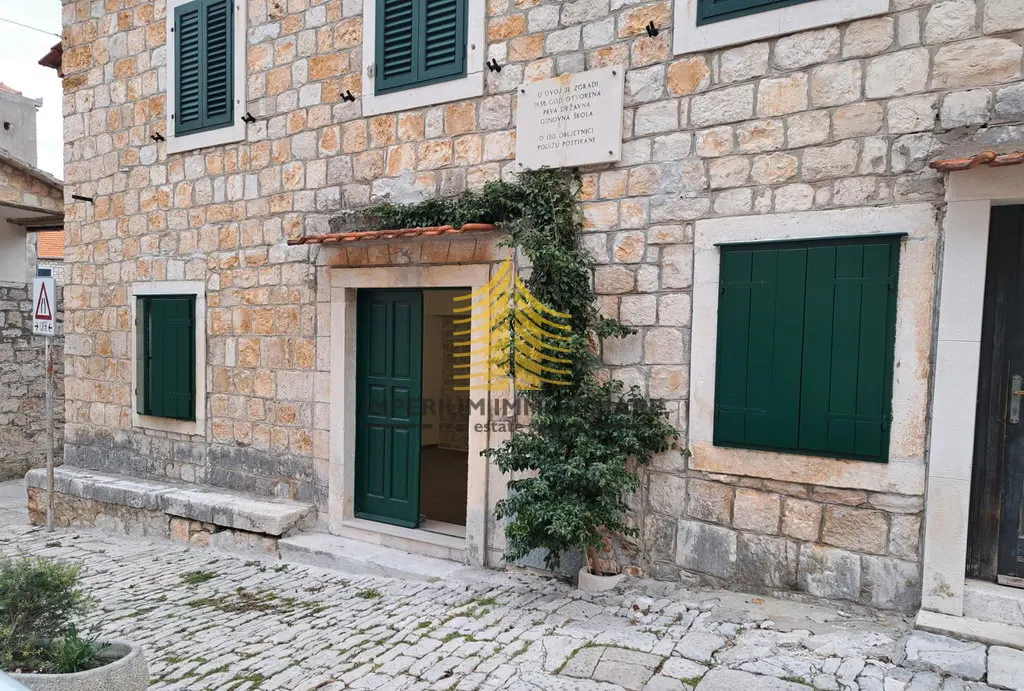 Poslovni prostor za najam – Postira, 47,63 m² – fotografija 2