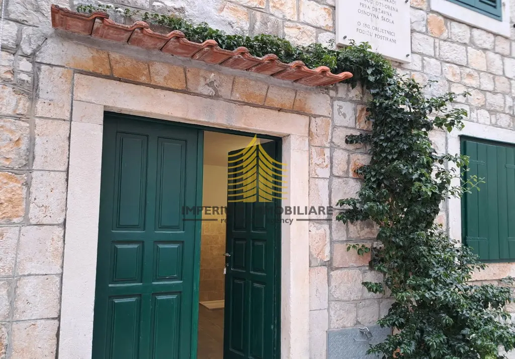 Poslovni prostor za najam – Postira, 47,63 m²