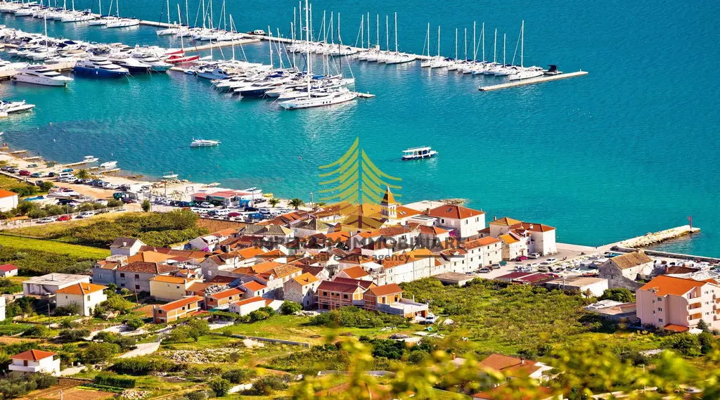 Poslovni prostor za najam – Trogir, Seget Donji, 191 m²