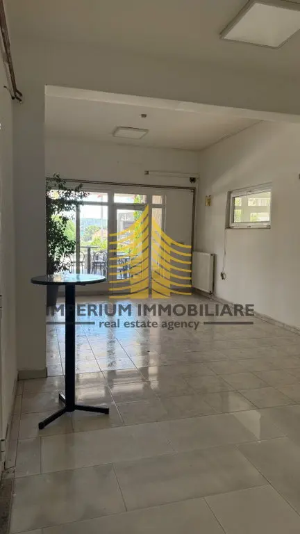 Poslovni prostor za najam – Trogir, Seget Donji, 40 m²