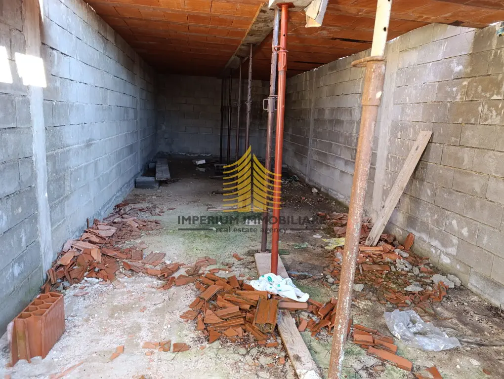 Poslovni prostor na prodaju – Kaštel Sućurac, 100 m²