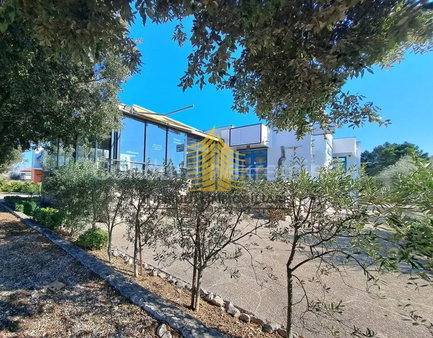 Poslovni prostor na prodaju – Nin, 1175 m² – fotografija 4