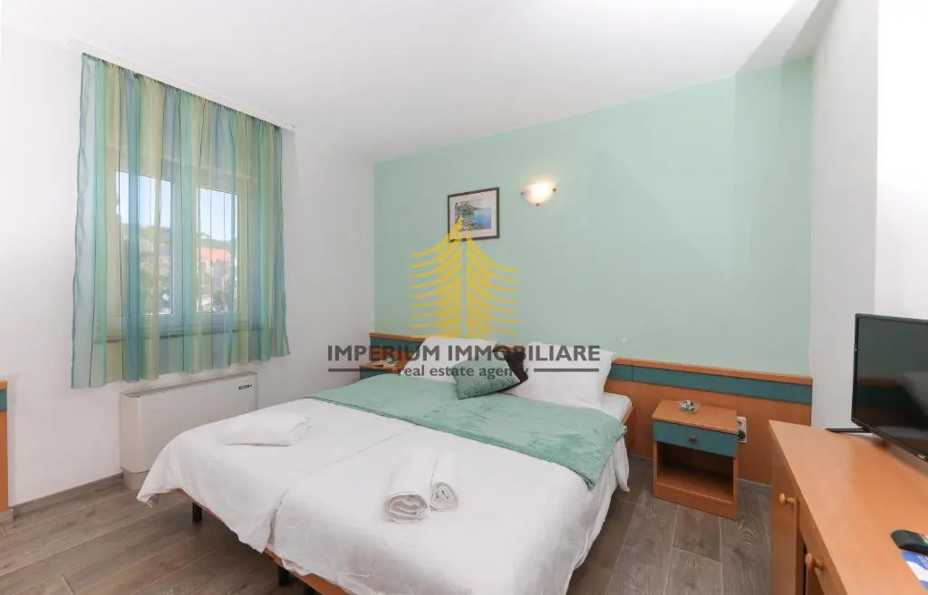 Poslovni prostor na prodaju – Supetar, 640 m² – fotografija 3
