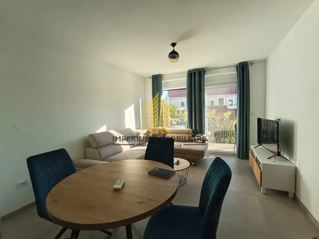 Stan za najam – Kaštel Stari, 55 m², 2,5-sobni