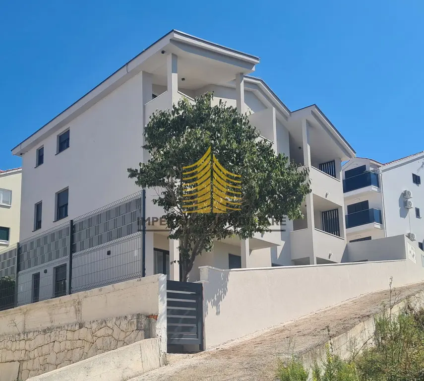 Stan za najam – Postira, 49 m², 1-sobni