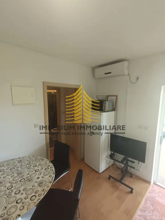 Stan za najam – Ražanac, 40 m², 3-sobni