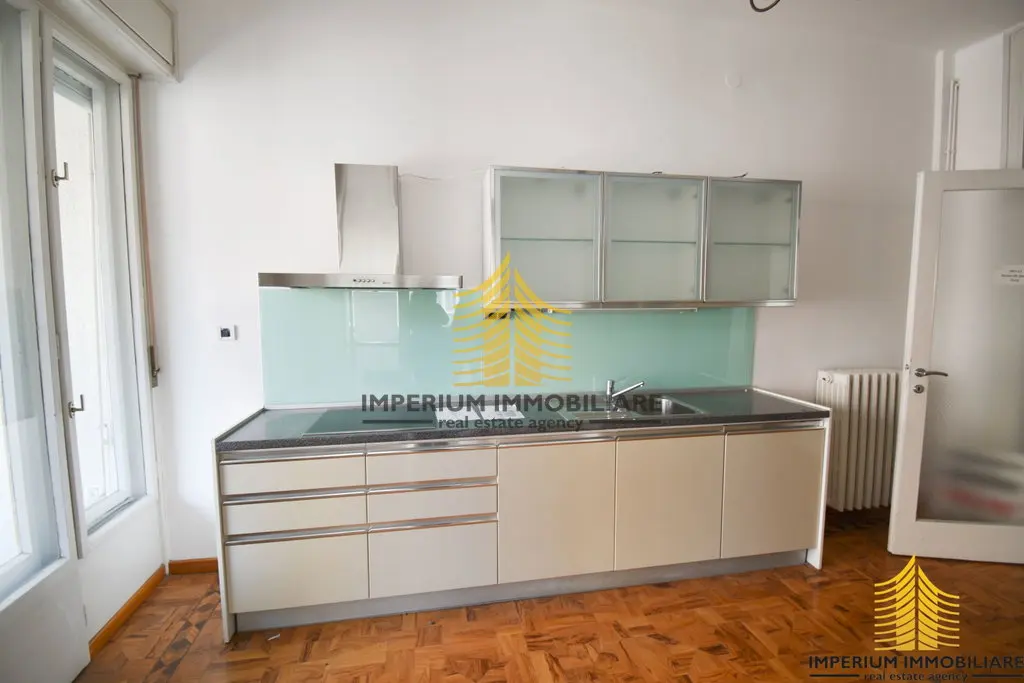 Stan za najam – Donji grad, Zagreb, 178 m², 5-sobni – fotografija 2