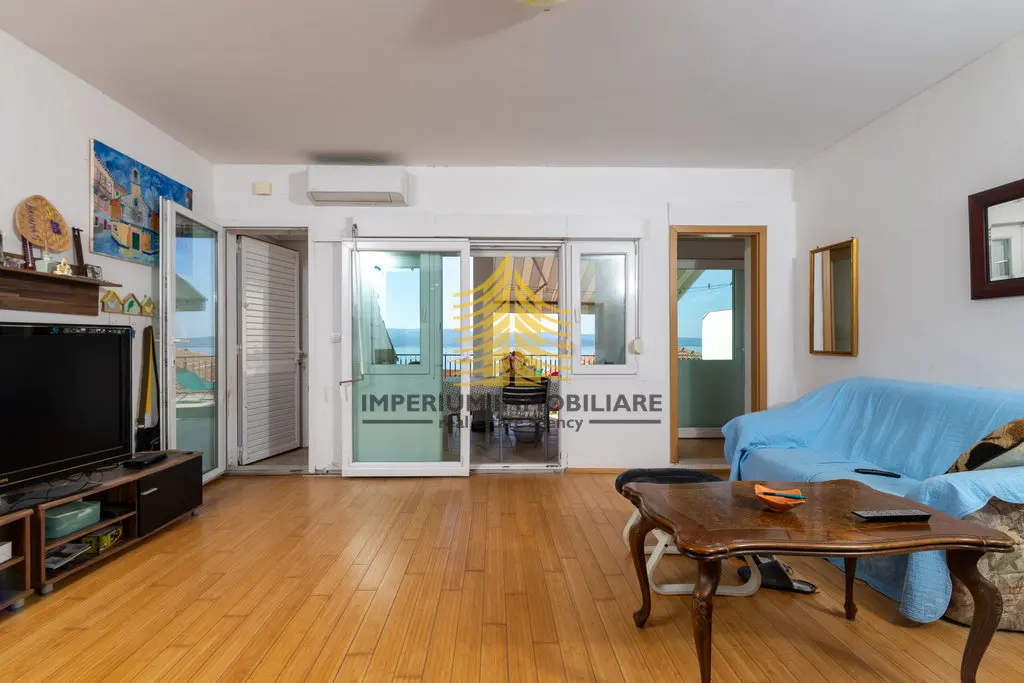Stan na prodaju – Jesenice, Dugi Rat, 80 m², 2,5-sobni – fotografija 2