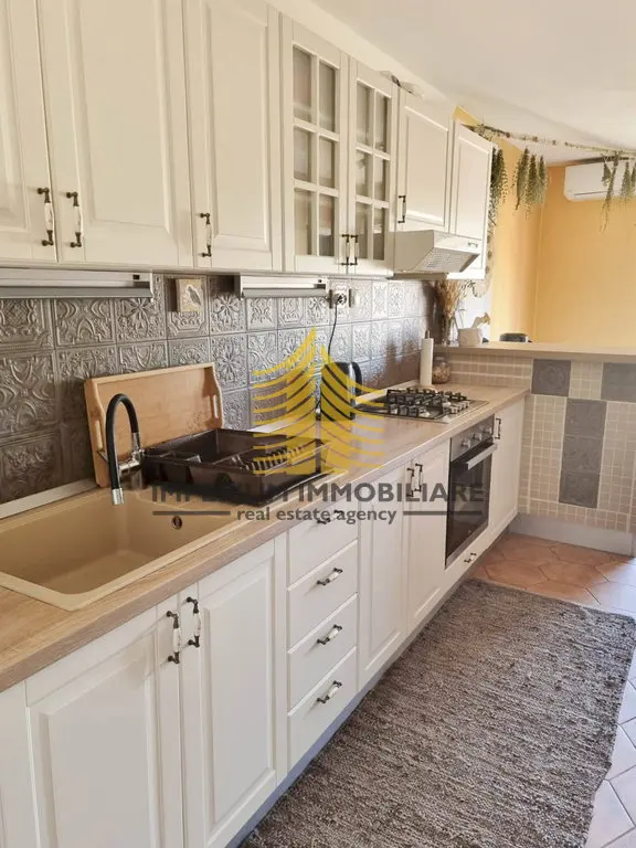 Stan na prodaju – Jelsa, 55 m², 2-sobni – fotografija 2