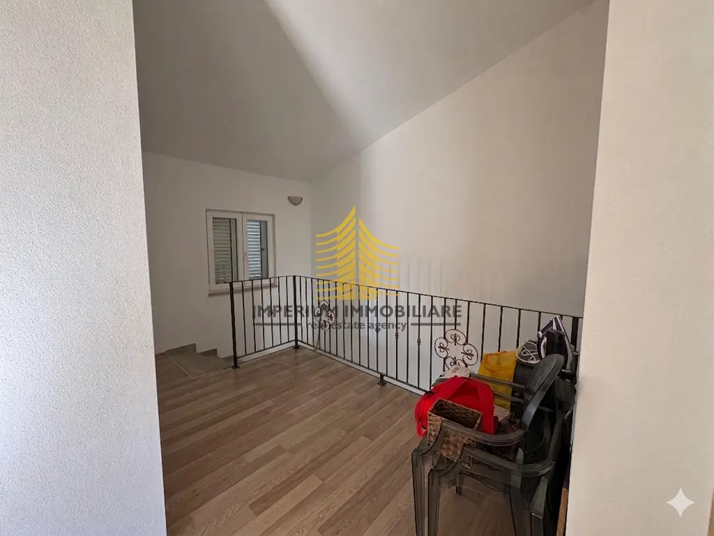 Stan na prodaju – Kaštel Kambelovac, 197 m², 3,5-sobni – fotografija 4