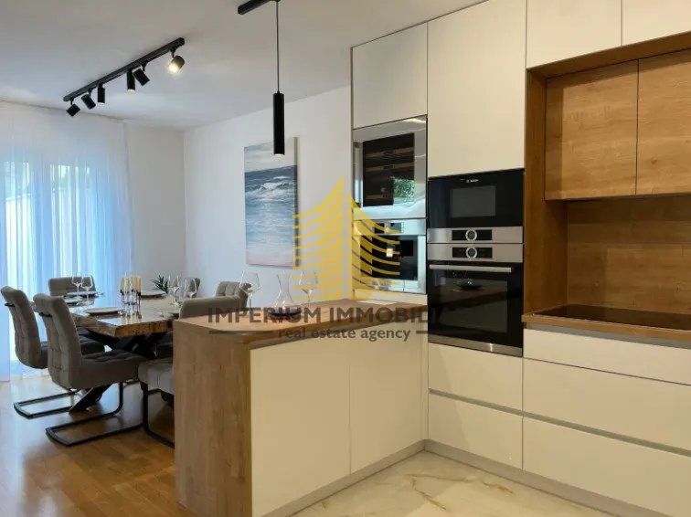 Stan na prodaju – Makarska, 75 m², 2,5-sobni – fotografija 4