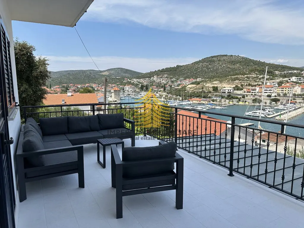 Stan na prodaju – Marina, 167 m², 9-sobni – fotografija 2