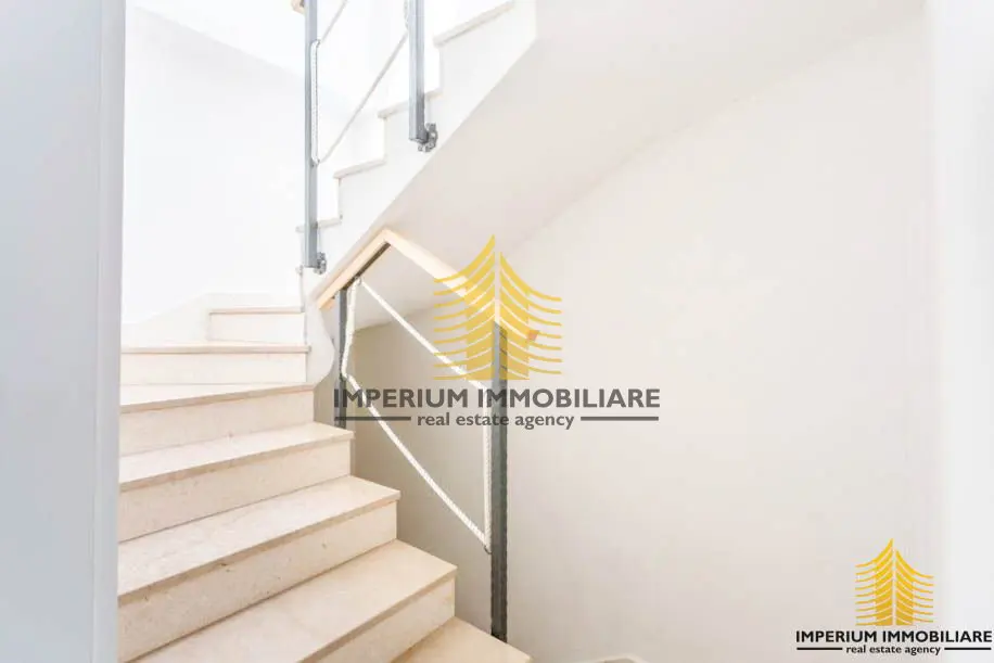 Stan na prodaju – Milna, 130 m², 4-sobni – fotografija 2