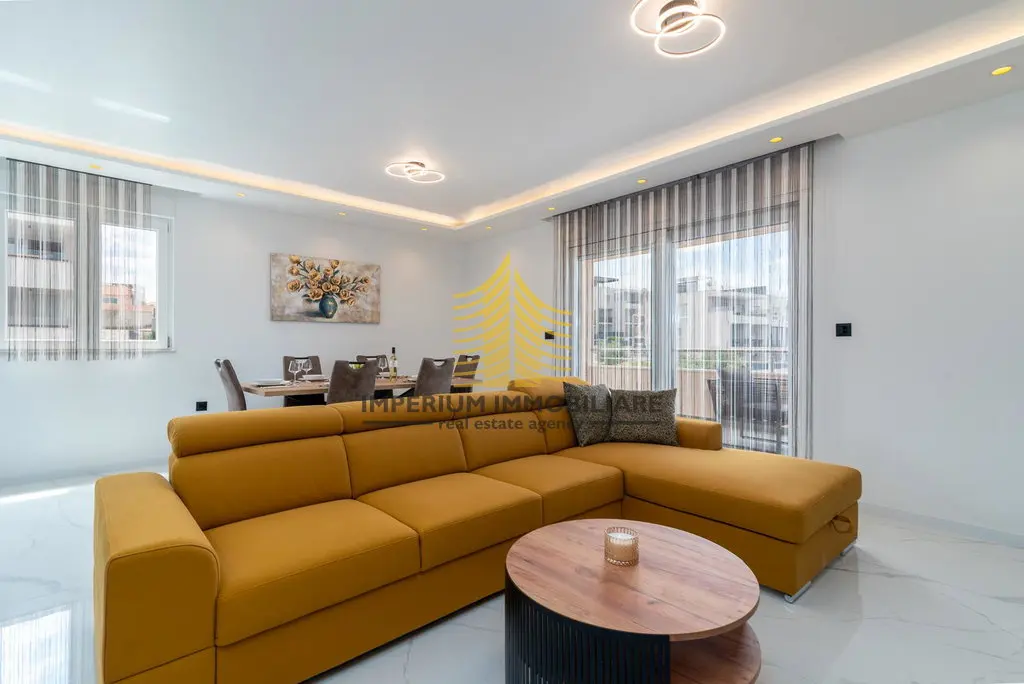 Stan na prodaju – Okrug, 110 m², 3,5-sobni – fotografija 3