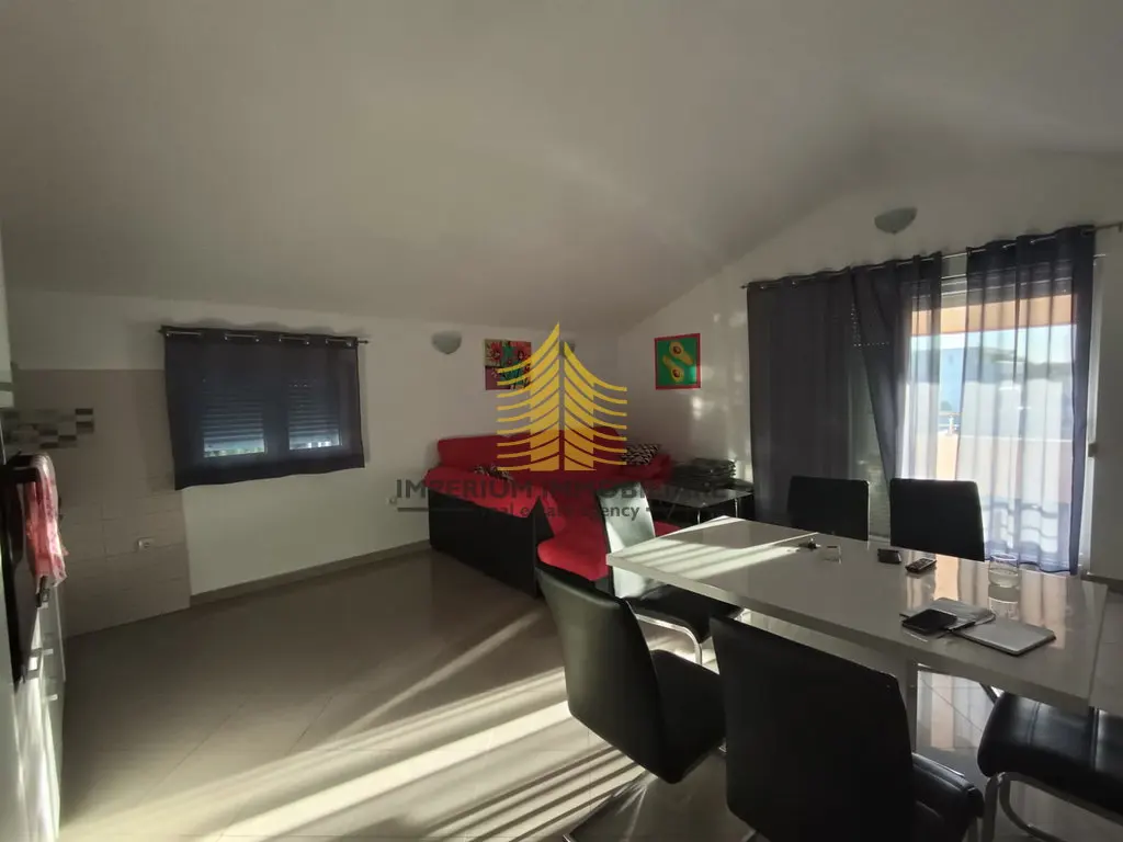 Stan na prodaju – Okrug Gornji, Okrug, 110 m², 3,5-sobni – fotografija 2
