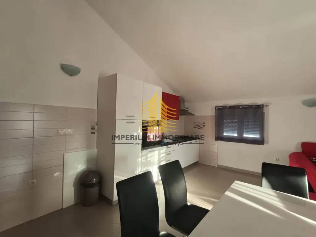 Stan na prodaju – Okrug Gornji, Okrug, 110 m², 3,5-sobni – fotografija 3